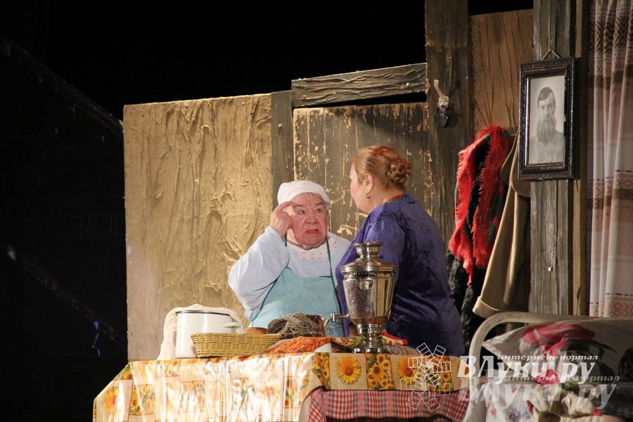 Народные артисты России выступили в Великих Луках (фото)