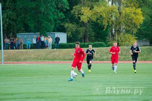 Матчи по футболу в рамках Первенства России проходят в Великих Луках (фото)