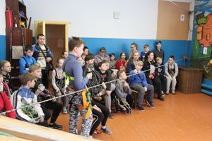 Великолукские школьники попрыгали по «кочкам»