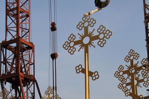 У храма святителя Тихона теперь есть освященные кресты