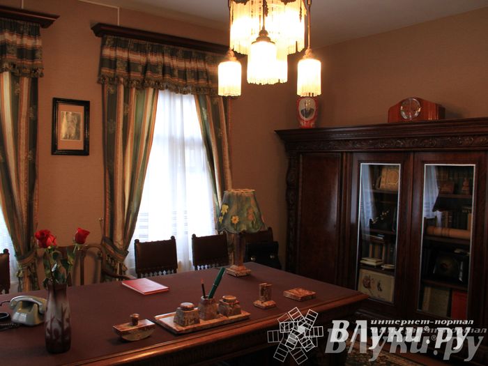 В Великих Луках почтили память академика Виноградова