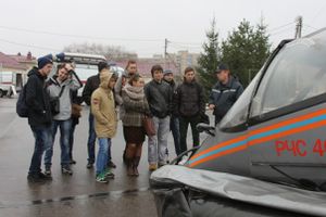 Псковские студенты побывали в гостях у пожарных и спасателей (фото)