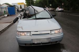 В Великих Луках столкнулись ВАЗ и Газель, есть пострадавшие (ФОТО)