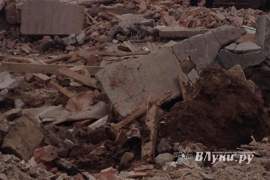 Губернатор осмотрел стройплощадку новой школы на проспекте Гагарина (ФОТО)