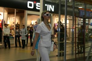 Торговый центр «Апельсин» поздравил прекрасных дам с праздником весны