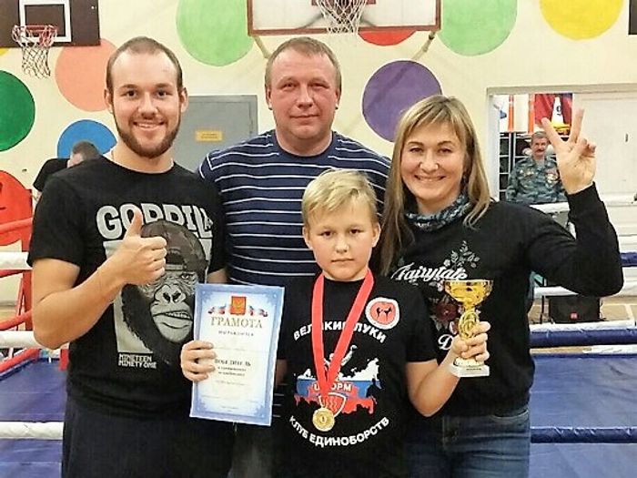 Сборная Великих Лук по кикбоксингу завоевала 1 общекомандное место (ФОТО)
