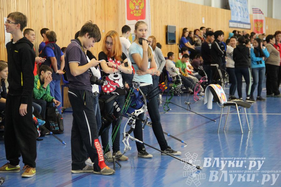 Великолучанка Александра Савенкова стала обладательницей золота на всероссийских соревнованиях по стрельбе из лука (фото)