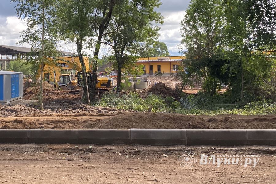 Начались работы по благоустройству территории  вокруг отделения областной инфекционной больницы (ФОТО)