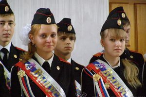 «Последний звонок» в школах Великих Лук