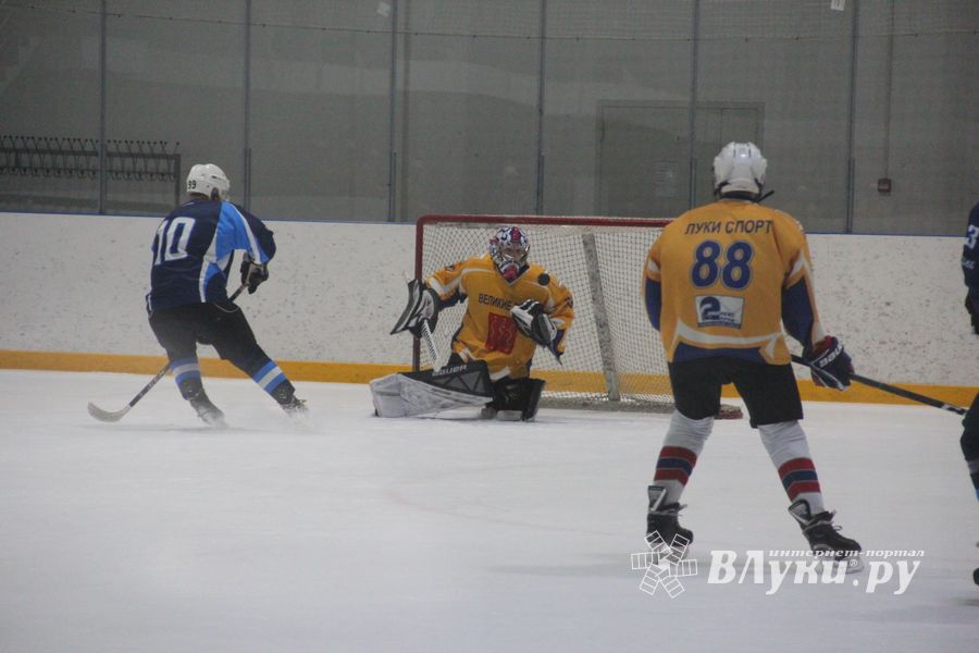 В великолукском «Айсберге» прошли матчи Чемпионата Псковской области по хоккею (ФОТО)