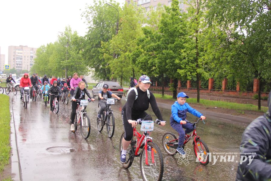 Зигзаг здоровья выполнили великолукские велосипедисты (ФОТО)