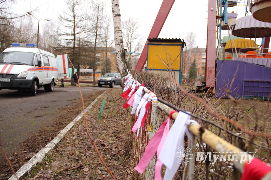 В Великих Луках в Парке культуры и отдыха полным ходом идёт подготовка празднования Масленицы (фото)