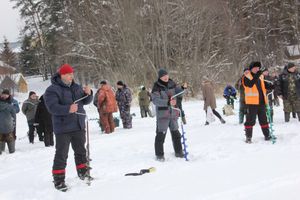 Команда железнодорожников из Великих Лук заняла первое место в соревновании по подледному рыболовству (ФОТО)
