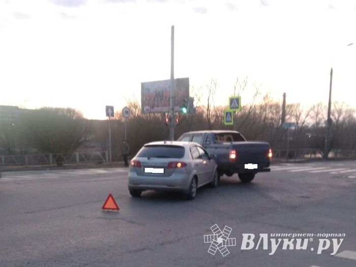 В Великих Луках произошло ДТП (ФОТО)