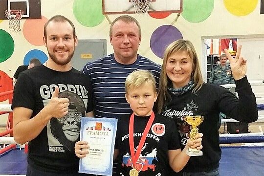Сборная Великих Лук по кикбоксингу завоевала 1 общекомандное место (ФОТО)