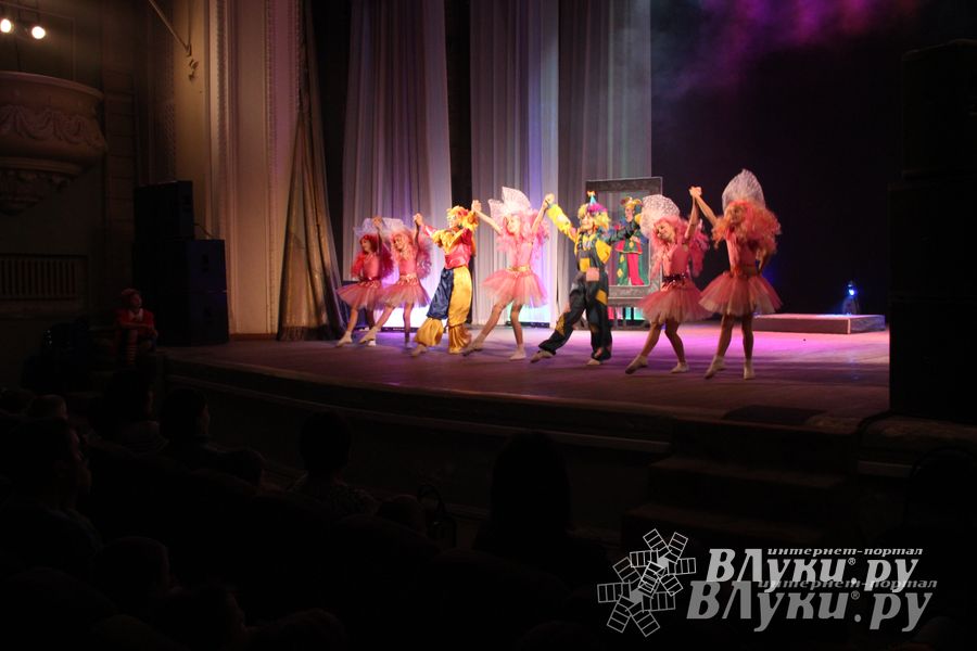 В городском ДК им. Ленина состоялась премьера музыкальной сказки «Буратино»