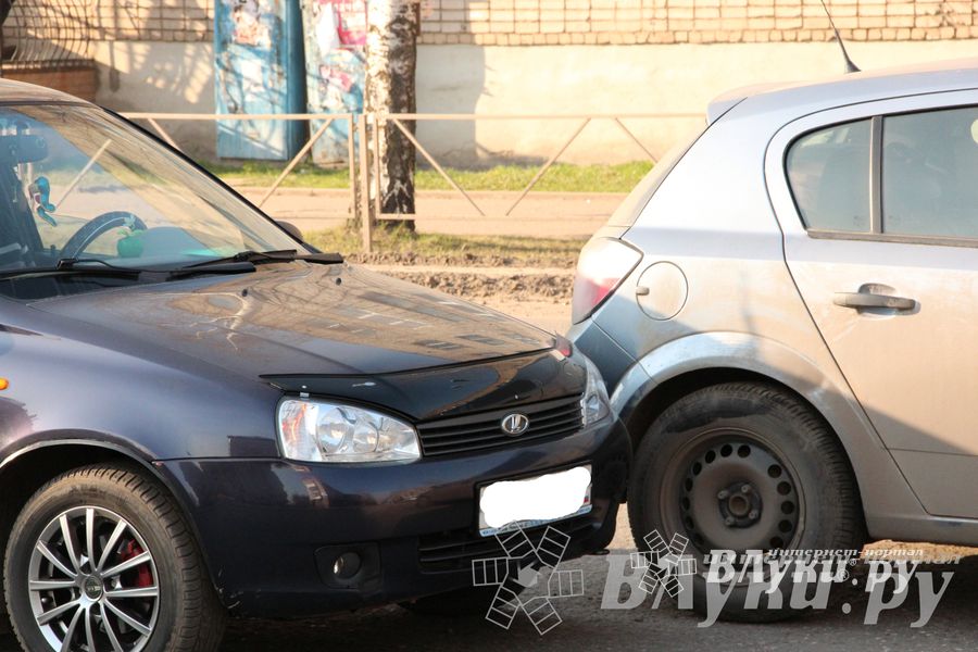 ДТП на пр. Гагарина: столкнулись три автомобиля (фото) 