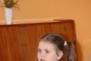 Дети поздравили мам с 8 марта (фото и видео)