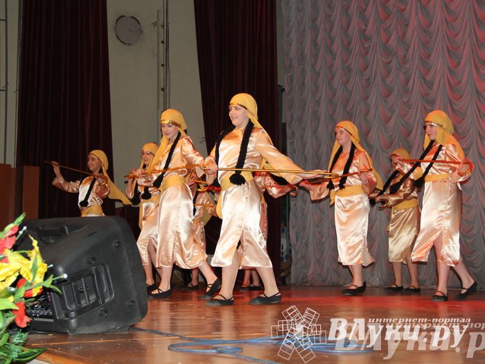 Танцевальный концерт «Восточные краски осени» прошел в музыкальной школе