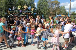 ​В Великих Луках сказочный «Праздник мороженого» подарил радость детям