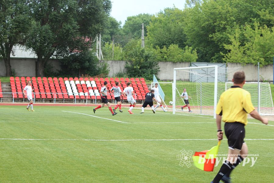 "Экспресс" (Великие Луки) - "Купол-ВДВ" (Псков)