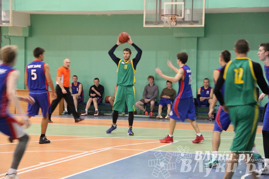 Команда «Экспресс» стала обладательницей Кубка г. Великие Луки по баскетболу