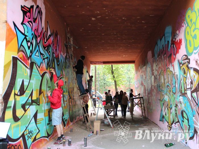 В Великих Луках прошел городской конкурс «Граффити — новый взгляд»