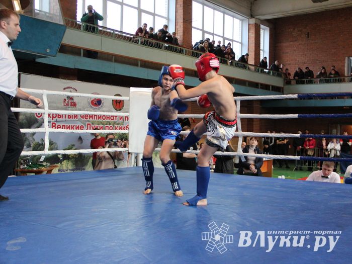 В Великих Луках прошли соревнования по кикбоксингу (ФОТО)