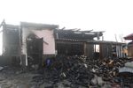 Из-за неправильной конструкции дымохода в Великолукском районе сгорел дом (фото)