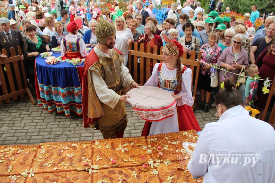 Великолучане празднуют День города (ФОТО)