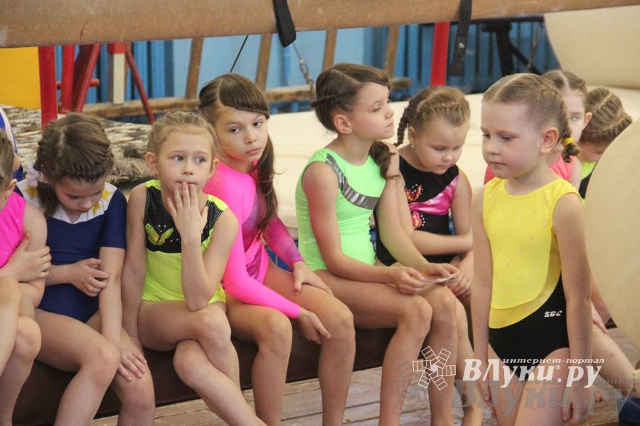 Соревнования по гимнастике посвятили освобождению Великих Лук