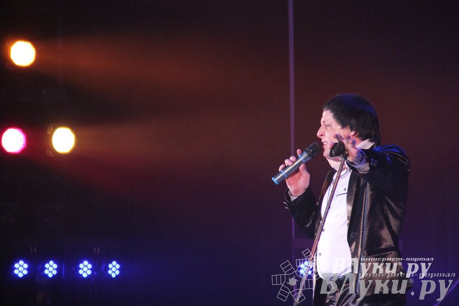 В ДК ЛК состоялся концерт Юрия Михайлова