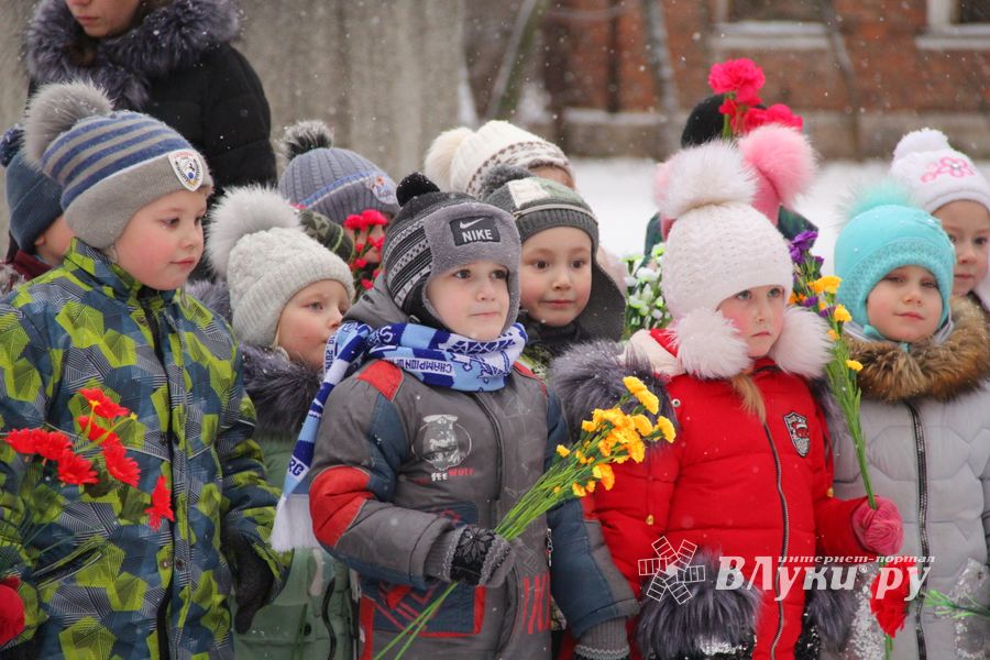 ​Юные великолучане отдали дань памяти героям-железнодорожникам (ФОТО)