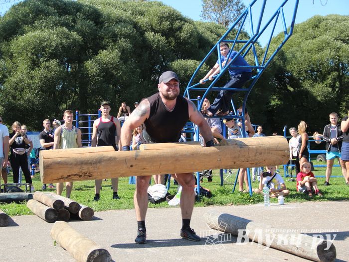 Большой спортивный праздник в Великих Луках (ФОТО)