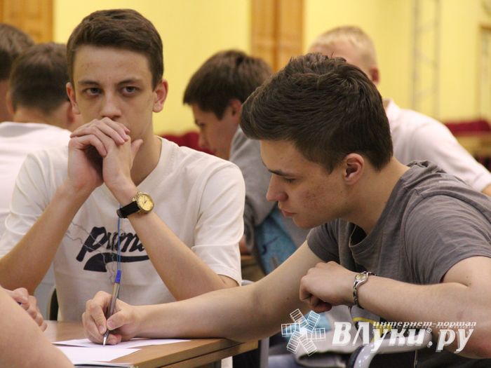 В Великих Луках прошла финальная игра «Что? Где? Когда?» (фото)