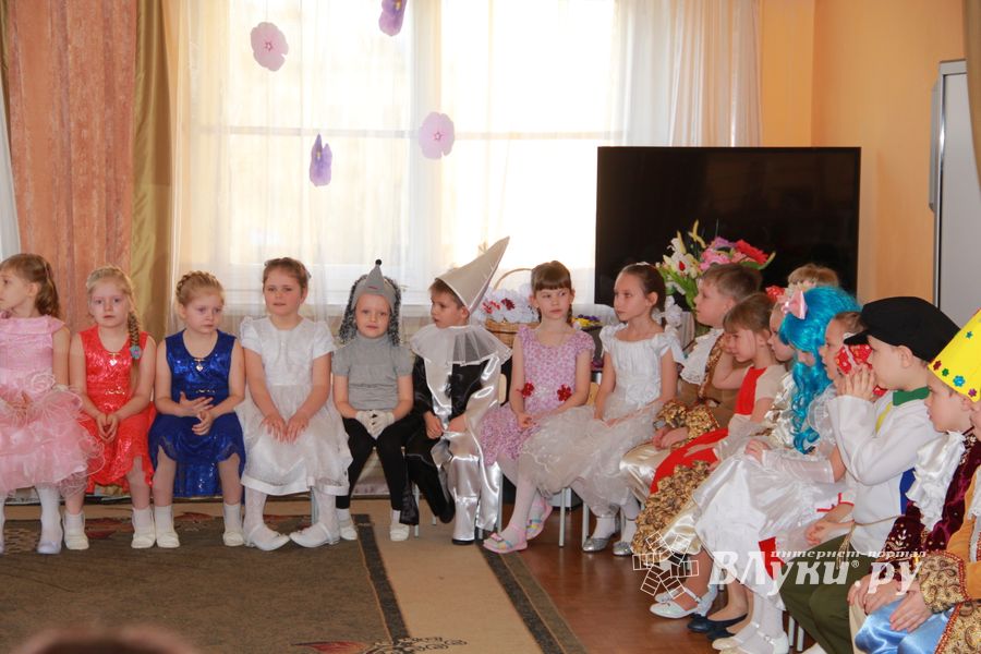 8 марта в саду 26