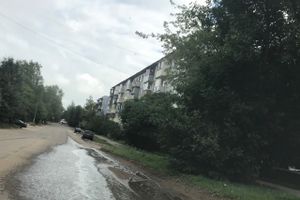 Предприятие в Великих Луках сливает на дорогу (ФОТО)