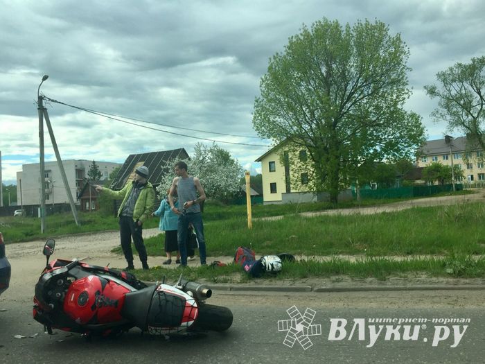 В Великих Луках произошло ДТП (ФОТО)