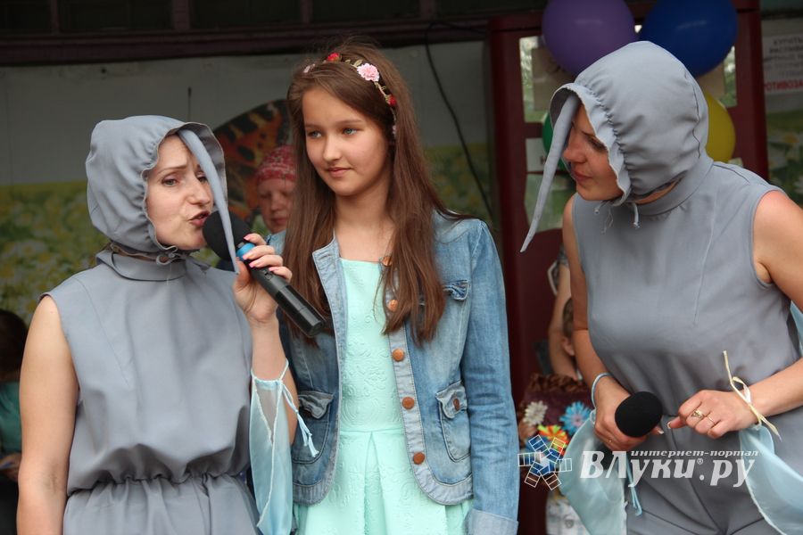 В Великих Луках чествовали близнецов (ФОТО)