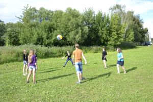 Прошла первая городская пляжная вечеринка «Выгуливаем КеДы»