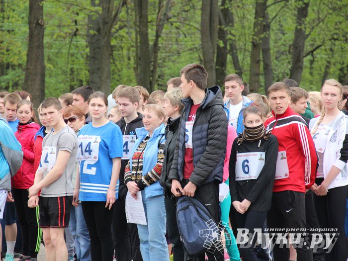 В Великих Луках прошла весенняя городская эстафета (фото)