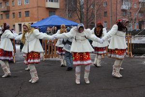 В Великих Луках состоялись проводы Широкой Масленицы — 2015
