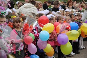 Школа №12 встретила День знаний (фото)