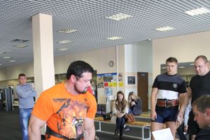 Первенство города по классическому жиму штанги и армлифтинг