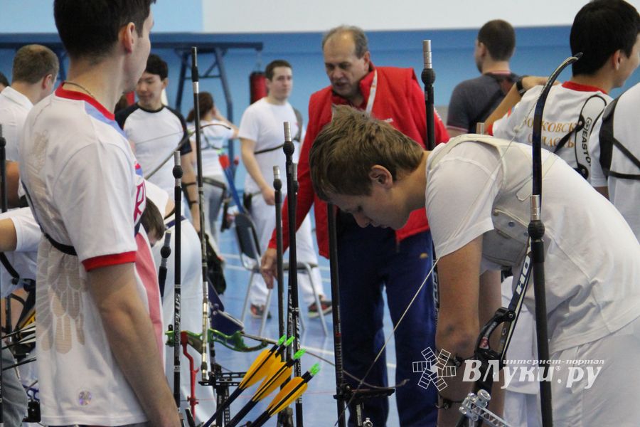 В Великих Луках стартовали всероссийские соревнования лучников (фото)
