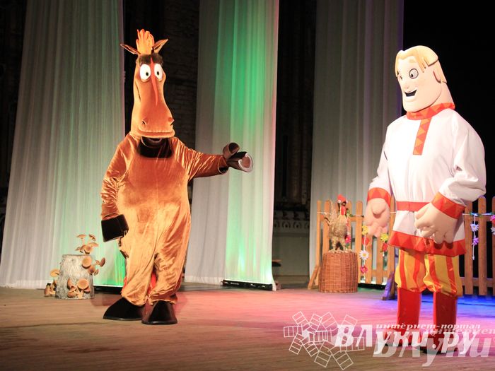 Состоялась премьера спектакля «Однажды в сказке...» (фото)