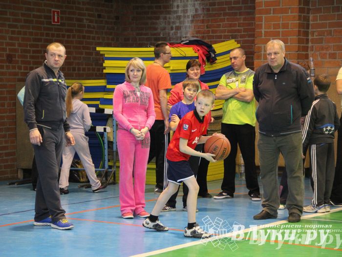 В Великих Луках определили самую спортивную семью (фото)