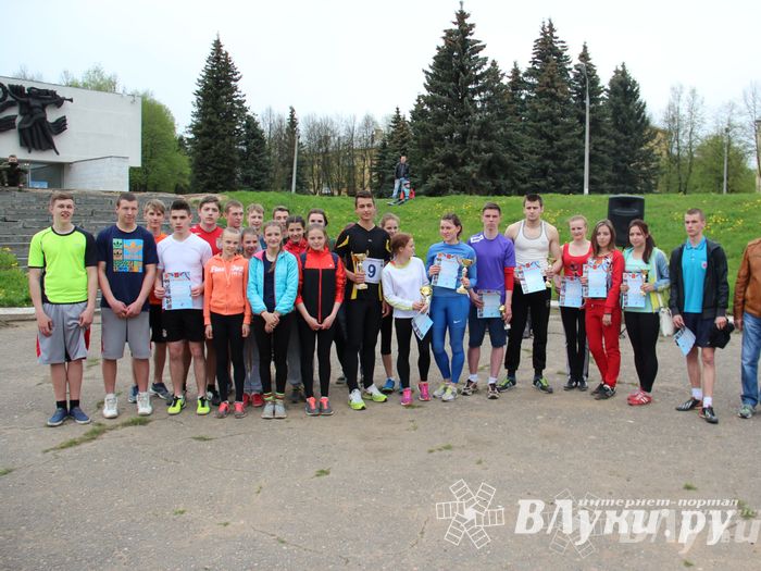 В Великих Луках прошла весенняя городская эстафета (фото)