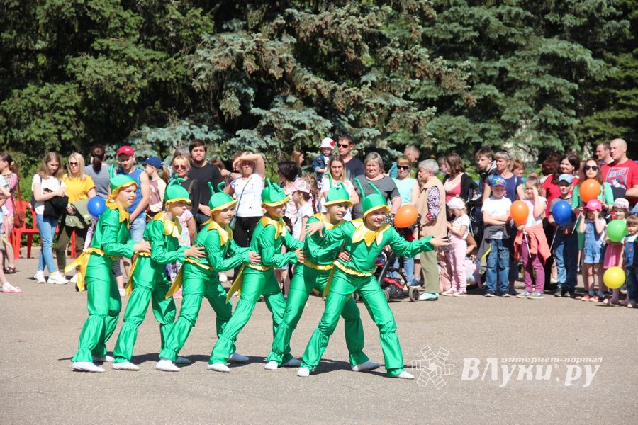 День защиты детей отметили в Великих Луках (ФОТО)