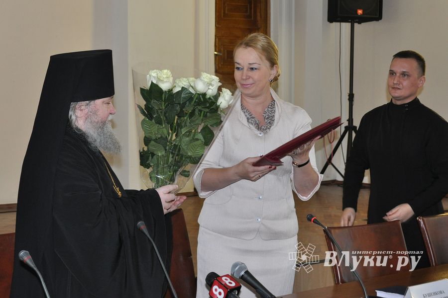 Правящий архиерей Великолукской епархии владыка Сергий встретился с представителями СМИ (фото)